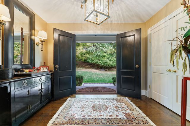 758 Smith Ridge Road, New Canaan, CT 06840