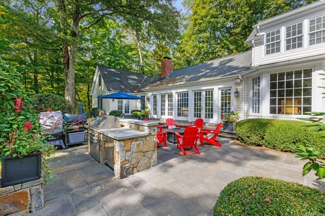758 Smith Ridge Road, New Canaan, CT 06840
