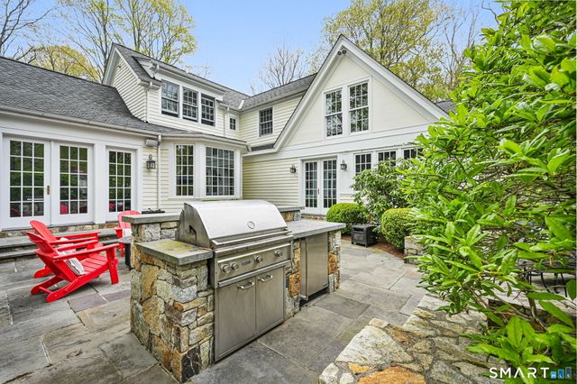 758 Smith Ridge Road, New Canaan, CT 06840