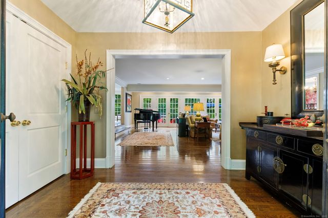 758 Smith Ridge Road, New Canaan, CT 06840