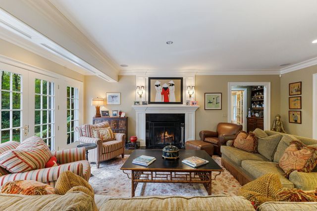 758 Smith Ridge Road, New Canaan, CT 06840