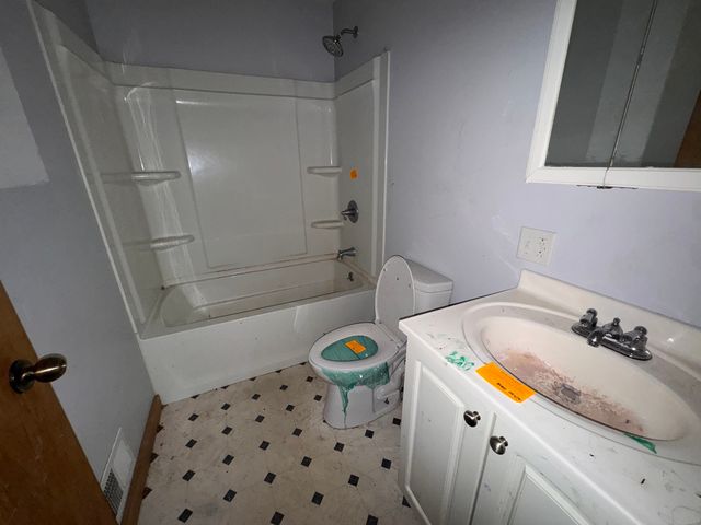 912 Chicago Avenue, Dixon, IL 61021