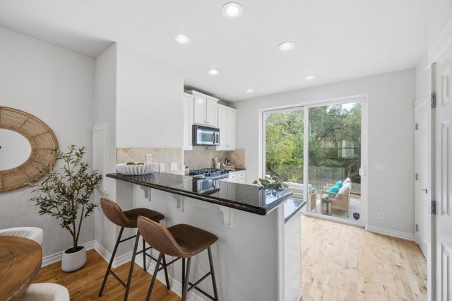 302 Creekside Village Drive, Los Gatos, CA 95032