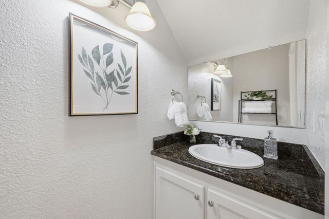302 Creekside Village Drive, Los Gatos, CA 95032