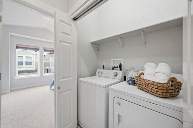 302 Creekside Village Drive, Los Gatos, CA 95032