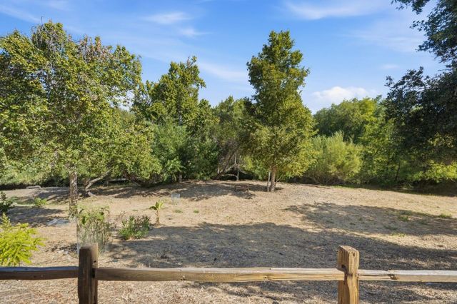 302 Creekside Village Drive, Los Gatos, CA 95032