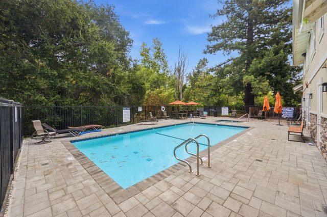 302 Creekside Village Drive, Los Gatos, CA 95032