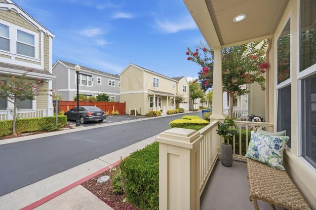 302 Creekside Village Drive, Los Gatos, CA 95032