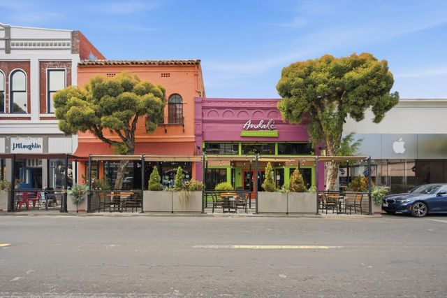 302 Creekside Village Drive, Los Gatos, CA 95032