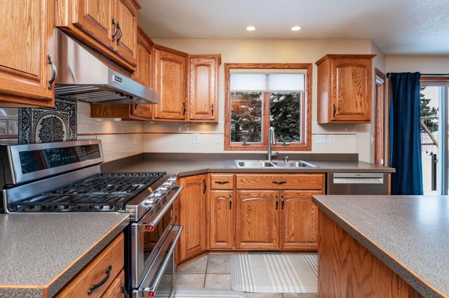 517 18 Avenue E, West Fargo, ND 58078