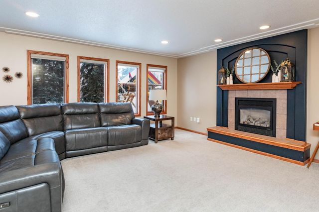 517 18 Avenue E, West Fargo, ND 58078