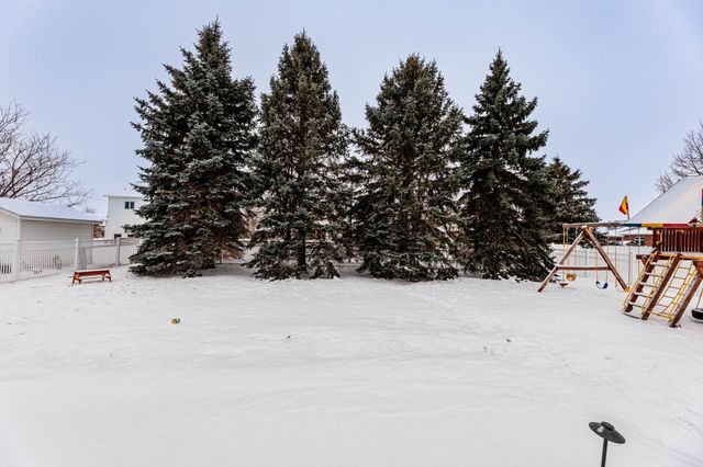 517 18 Avenue E, West Fargo, ND 58078