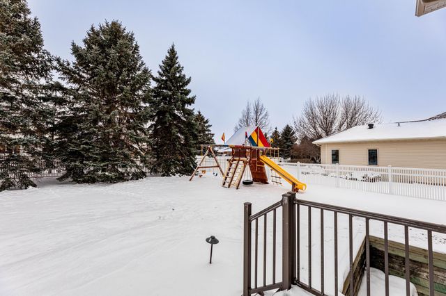 517 18 Avenue E, West Fargo, ND 58078