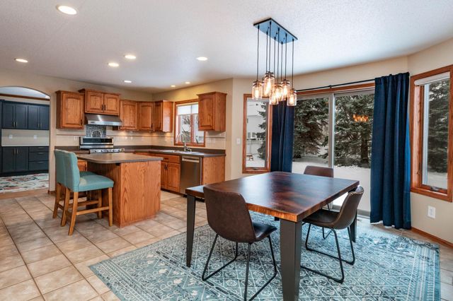 517 18 Avenue E, West Fargo, ND 58078