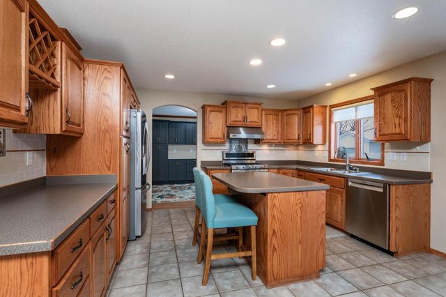 517 18 Avenue E, West Fargo, ND 58078