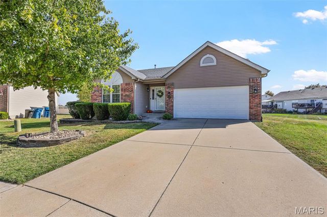 2275 Haverford Ct, Maryville, IL 62062