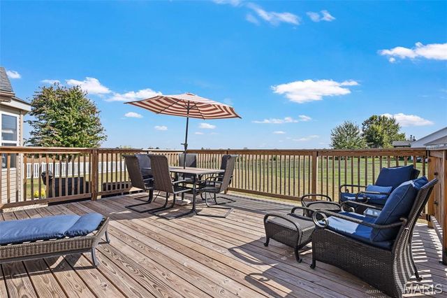 2275 Haverford Ct, Maryville, IL 62062