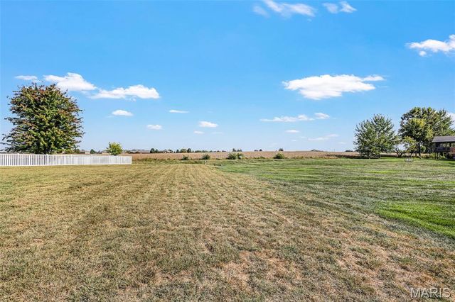 2275 Haverford Ct, Maryville, IL 62062