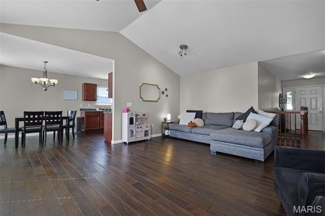 2275 Haverford Ct, Maryville, IL 62062