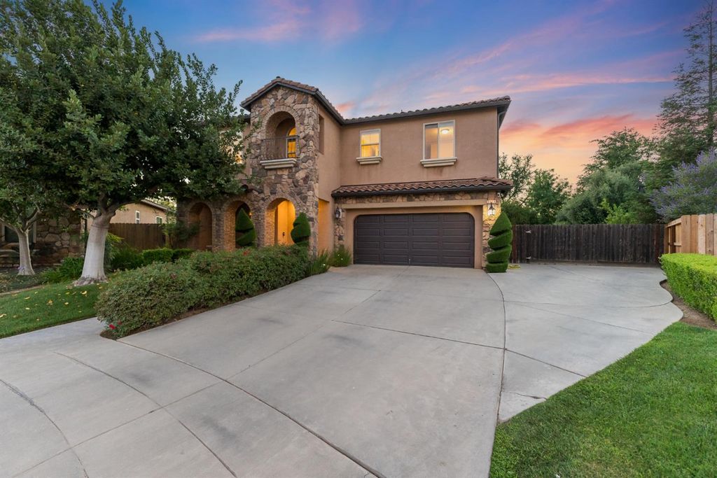 Image 1 of property listing at 5673 N Sycamore Avenue, Fresno, CA 93723