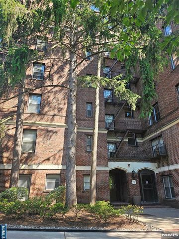 100 Palisade Avenue A51, Englewood, NJ 07631