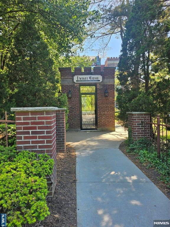 100 Palisade Avenue A51, Englewood, NJ 07631