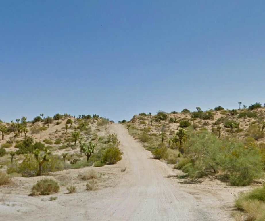 Image 5 of property listing at 0 Santa Barbara Drive, Yucca Valley, CA 92284