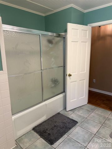 1126 Cannon Drive, Lenoir, NC 28645