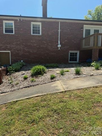 1126 Cannon Drive, Lenoir, NC 28645