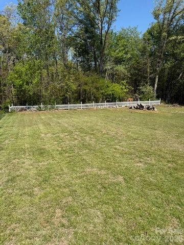 1126 Cannon Drive, Lenoir, NC 28645