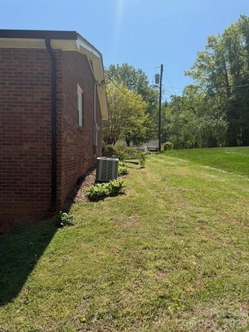 1126 Cannon Drive, Lenoir, NC 28645