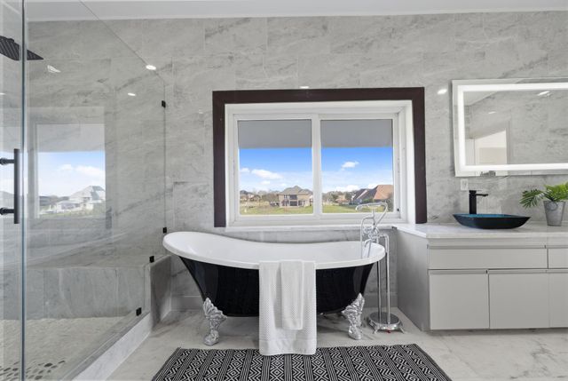 703 Leaning Oak Trail, Richmond, TX 77406