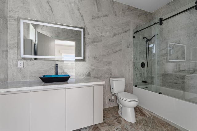 703 Leaning Oak Trail, Richmond, TX 77406