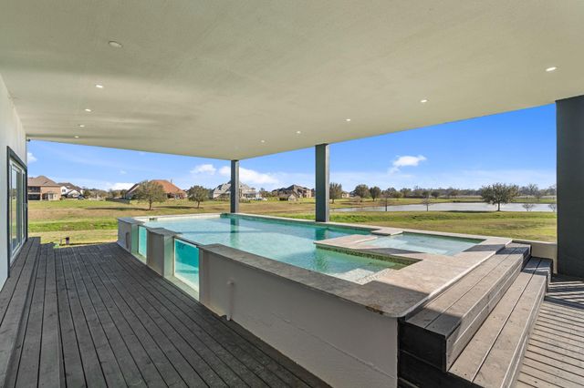 703 Leaning Oak Trail, Richmond, TX 77406