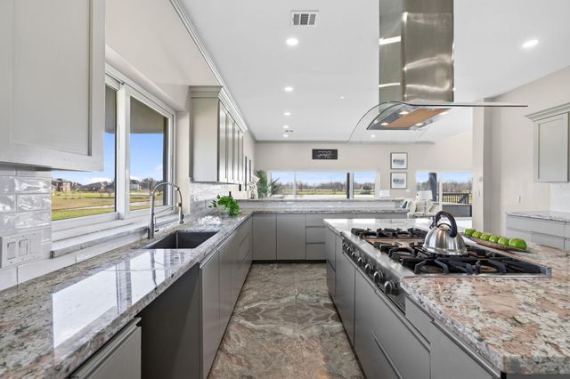 703 Leaning Oak Trail, Richmond, TX 77406