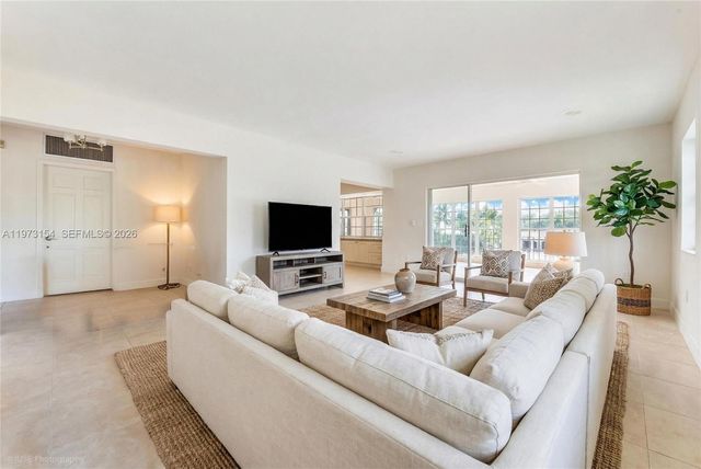 1265 S Alhambra Cir B, Coral Gables, FL 33146