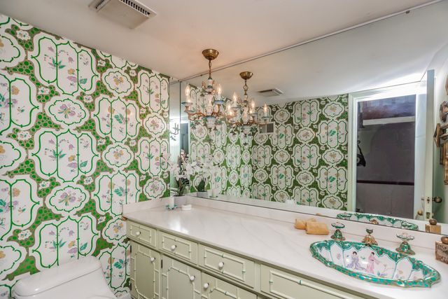 8080 Wolf Road, Burr Ridge, IL 60527