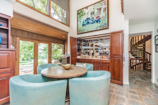 8080 Wolf Road, Burr Ridge, IL 60527