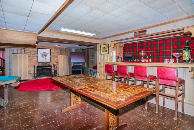 8080 Wolf Road, Burr Ridge, IL 60527