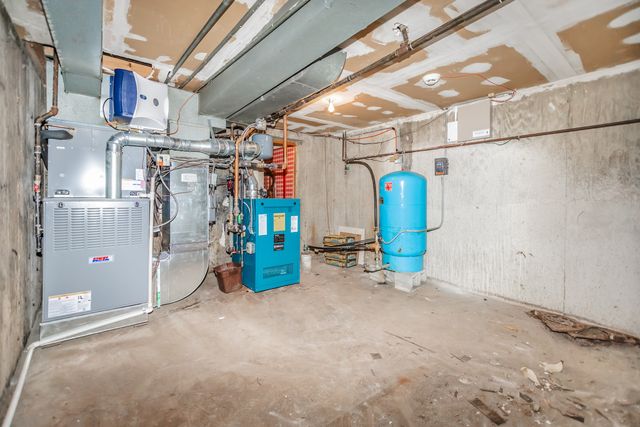 8080 Wolf Road, Burr Ridge, IL 60527