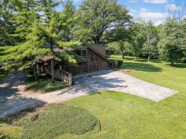 8080 Wolf Road, Burr Ridge, IL 60527