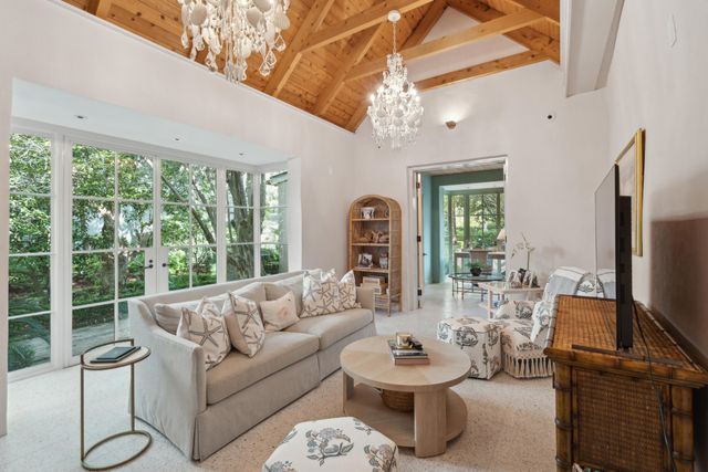 42 S Battery Street, Charleston, SC 29401