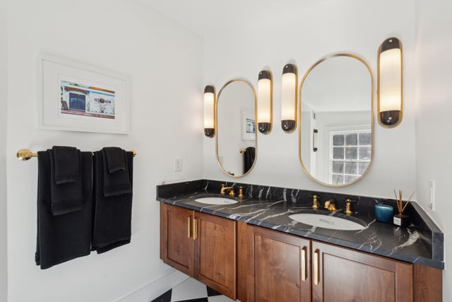 42 S Battery Street, Charleston, SC 29401