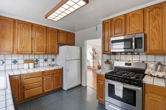 1545 Alameda de las Pulgas, San Carlos, CA 94070