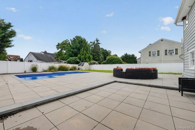 61 Carleton Avenue, Amityville, NY 11701