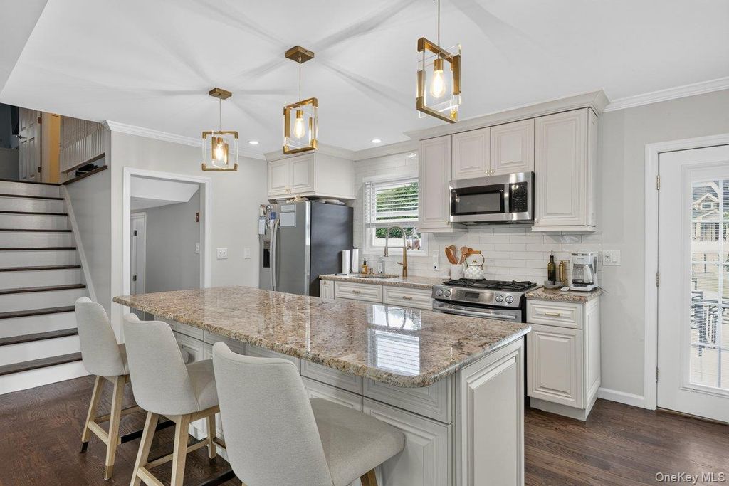 61 Carleton Avenue, Amityville, NY 11701 — photo 3