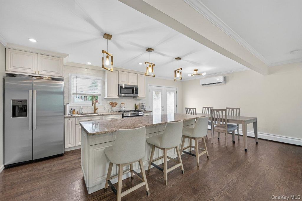 61 Carleton Avenue, Amityville, NY 11701 — photo 5