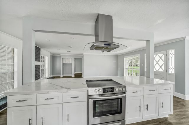 810 Maranon Lane, Houston, TX 77090