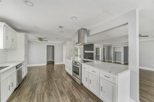 810 Maranon Lane, Houston, TX 77090