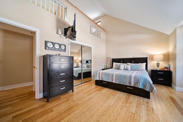 8 Standish Way Apt 8, Amherst, NH 03031